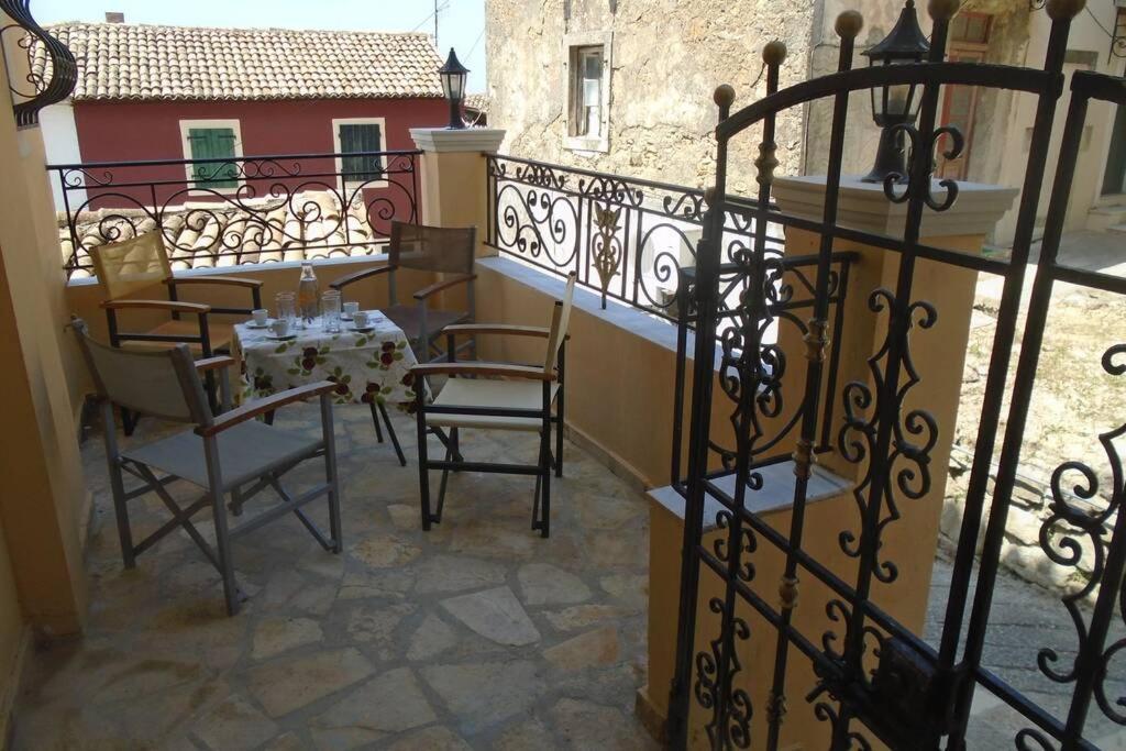 Eleni's House In Villa *